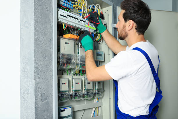Best Circuit Breaker Repair  in Ellis, KS